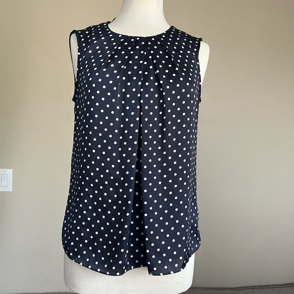 Jones New York Navy and White Polka Dot Sleeveless Camisole